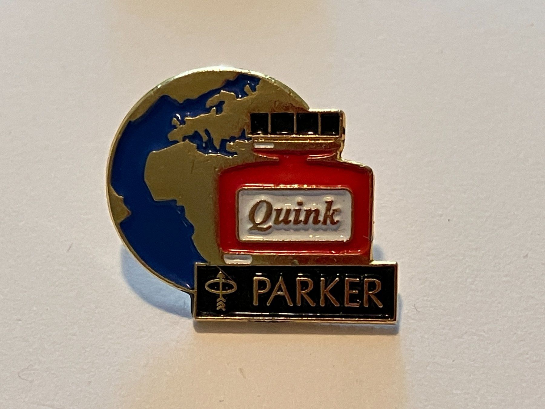 Plaketten & Abzeichen: 1 Pin Quink Parker – Gebraucht aus Basel von djwwpp