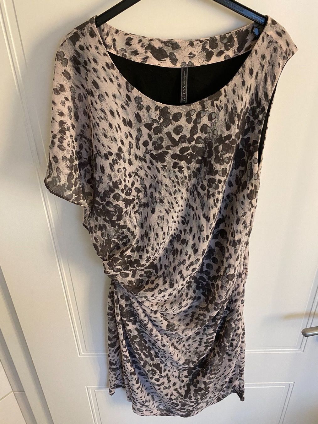 Guess Vestiti: Guess Jaguar Kleid, Einheitsgrösse (S/M) – Nuovo (secondo la descrizione) da Ruggell venduto da sam_ly9m