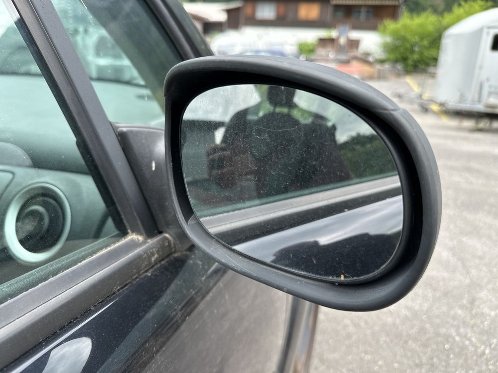 Citroën Automobili: Citroën C3, 1.1 ( Für Teile )  – Usato da Heiligkreuz (Mels) venduto da 071089 1