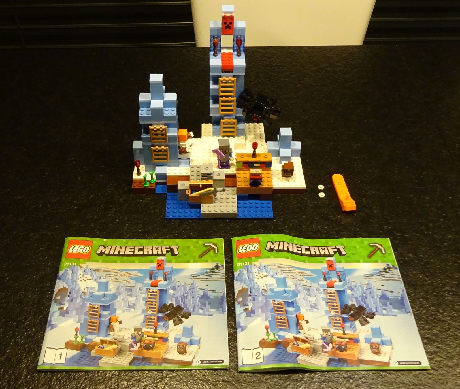 Lego Giocattoli: LEGO Minecraft 21131 - Türme aus EIS – Usato da Wagenhausen venduto da Svema