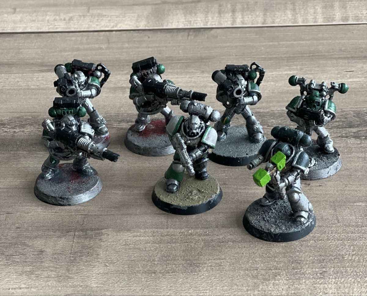 Giochi: Warhammer 40k Space Marines Mix (7 Modelle) – Usato da Läufelfingen venduto da stephiesheena