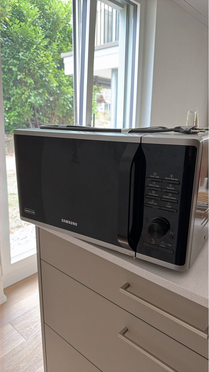 Samsung Forni: Mikrowelle Samsung 800W – Usato da Dulliken venduto da apple48