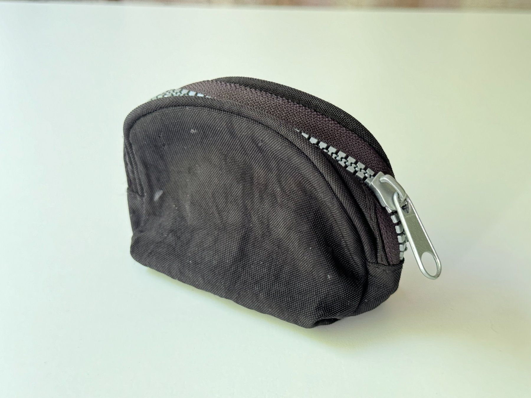Altro in  Abbigliamento & Accessori: Petite trousse Switzerland noir – Usato da Genève venduto da Reveur 2