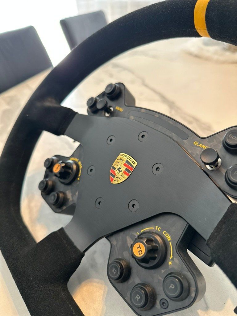 FANATEC Podium Wheel Rim Porsche 911 GT3 Cup (Suede) (Gebraucht) in Zug ...