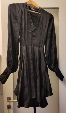 Schwarzes Kleid mit Rückenausschnitt (Other Theory), Gr. M