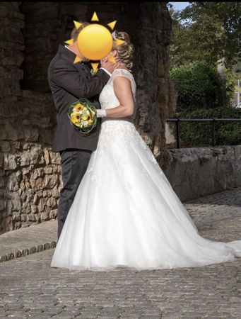 Brautkleid Gr 38/40 mit Spitze, chemisch gereinigt