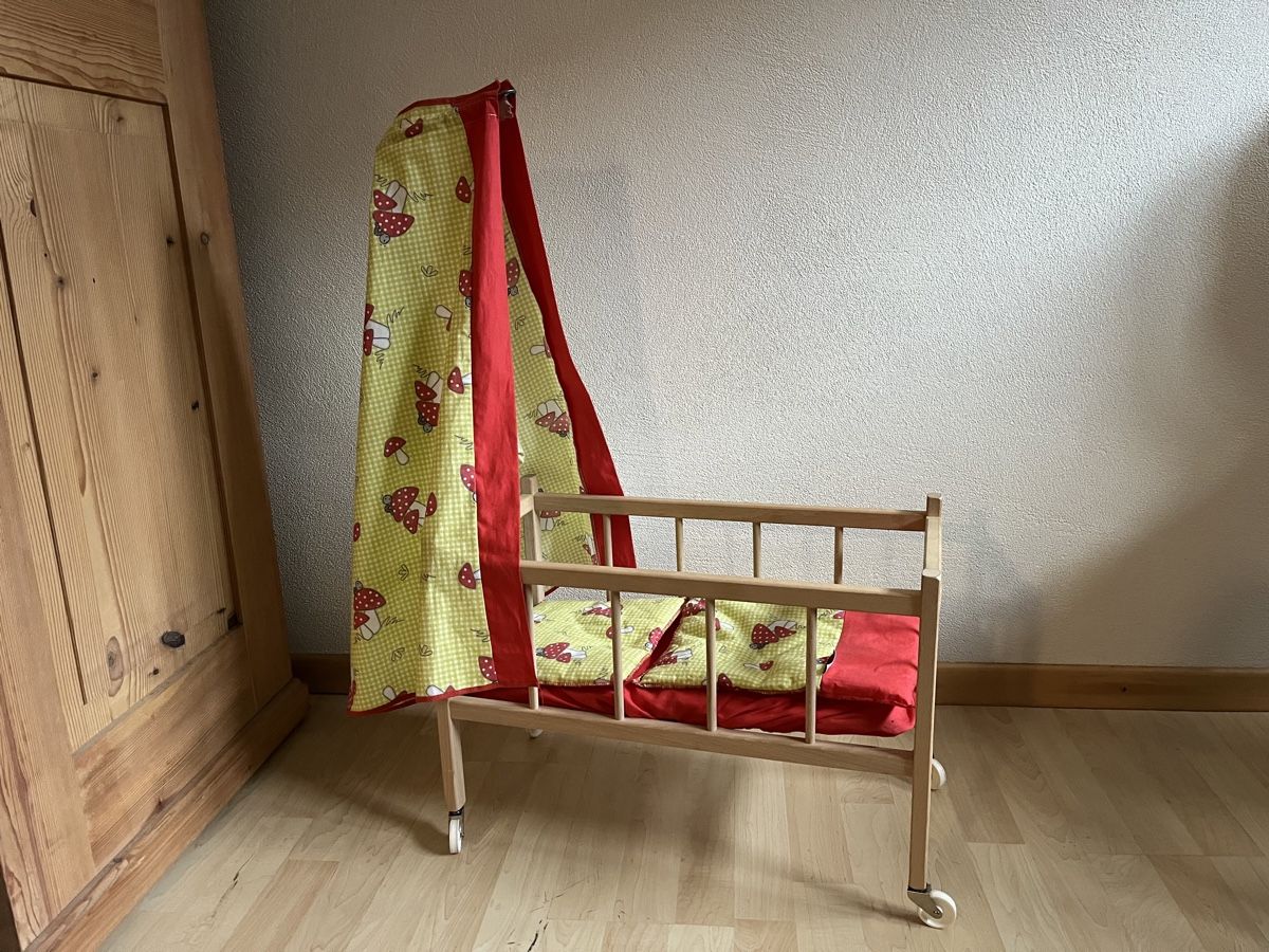 Giocattoli: Puppenbett – Usato da Felsberg venduto da adrio