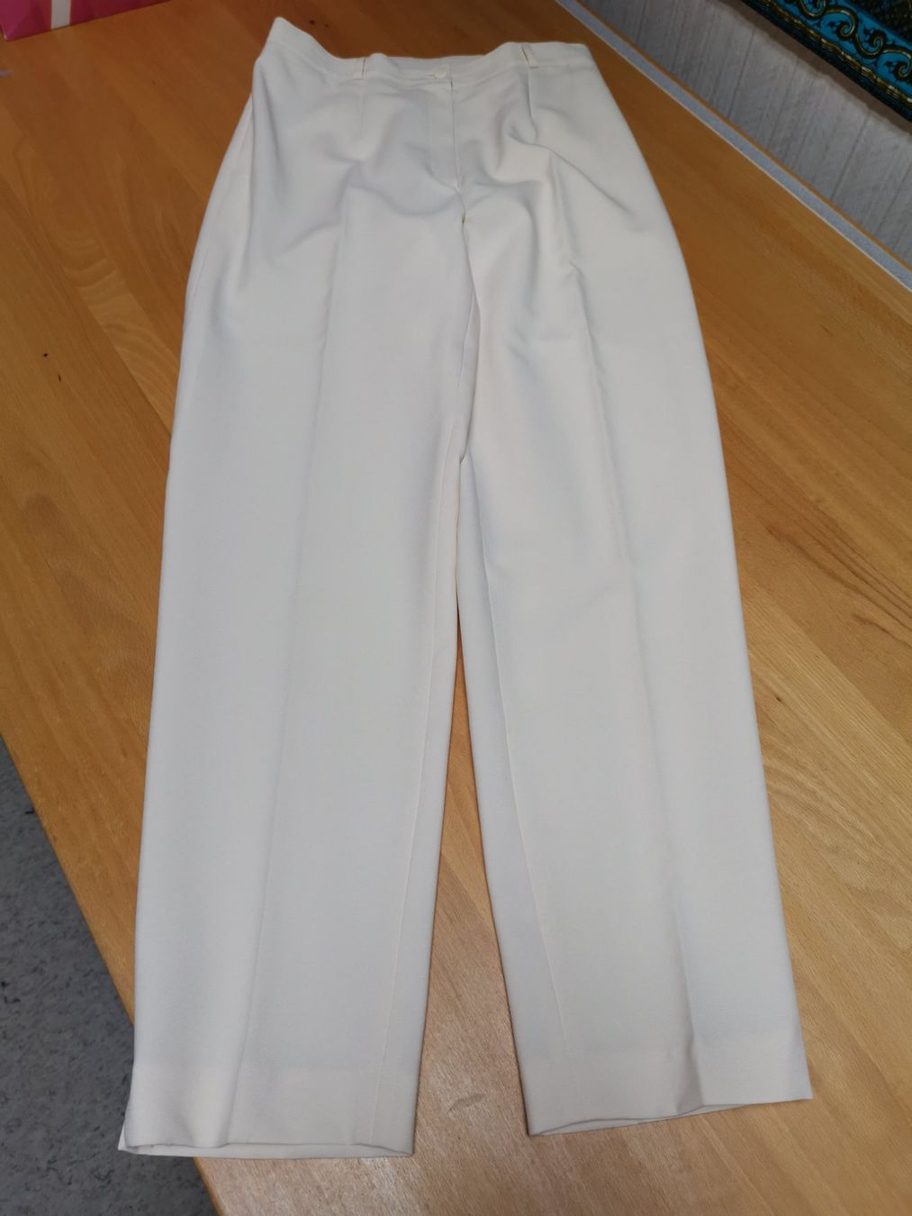 Pantalons: Damenhose beige – D'occasion à Seuzach par NaehdesignMirjam 6