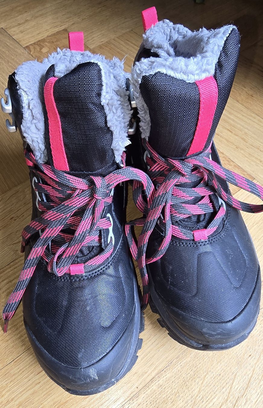 Damenschuhe: Chaussure de randonnée neuves imperméable fourrées T36 – Neu (gemäss Beschreibung) aus Genève von Saleena 1