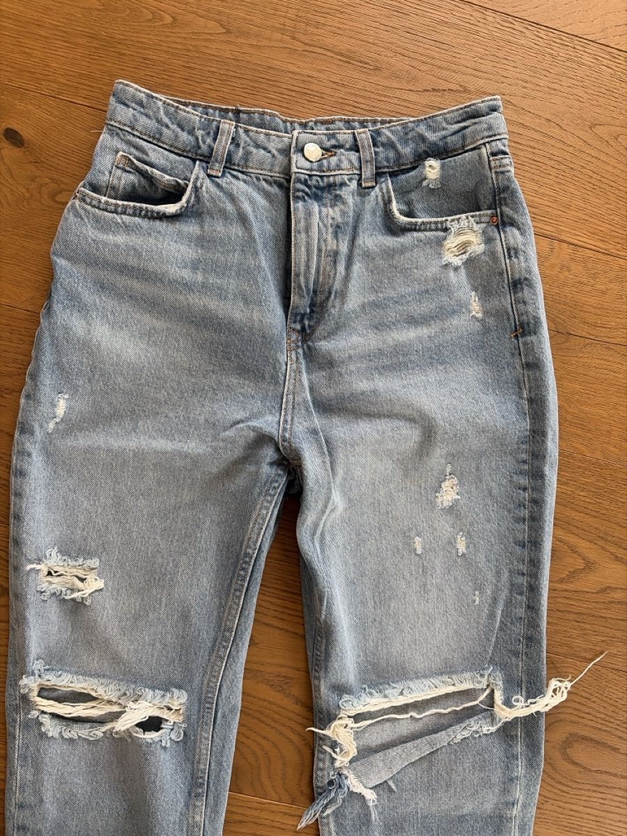 Zara Jeans: Jeans Damen Grösse 36 Ripped – Gebraucht aus Chur von Mity88 2