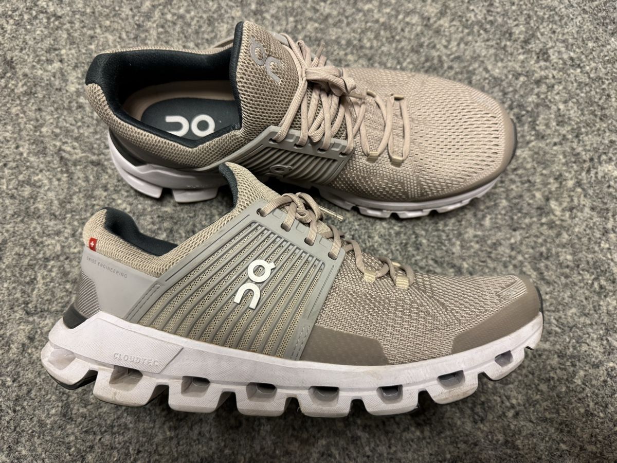 On Herrenschuhe: ON Cloud Swift beige  – Gebraucht aus Esslingen von Ursr1 1