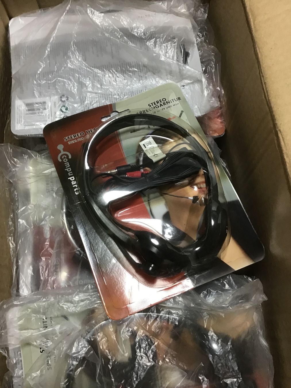 Kopfhörer: Lot de 22 casques stéréo avec microphone – Neu und originalverpackt aus Lausanne von topthai 1