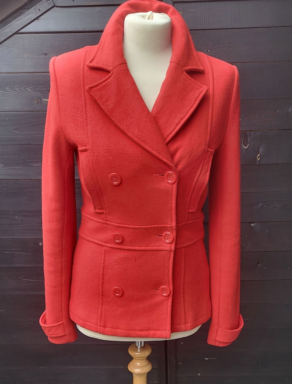 Vestes: Veste rouge  – D'occasion à Fribourg par VictoriaShop7