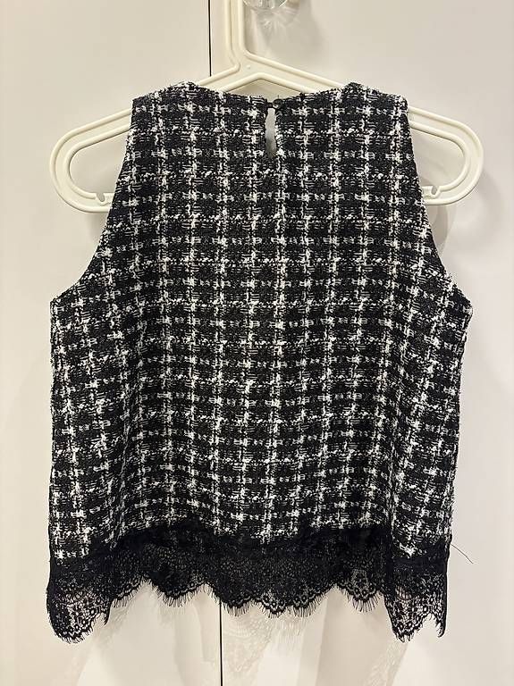 Tops: Top smanicato in tweed – Gebraucht aus Soazza von afa_r6cx 2