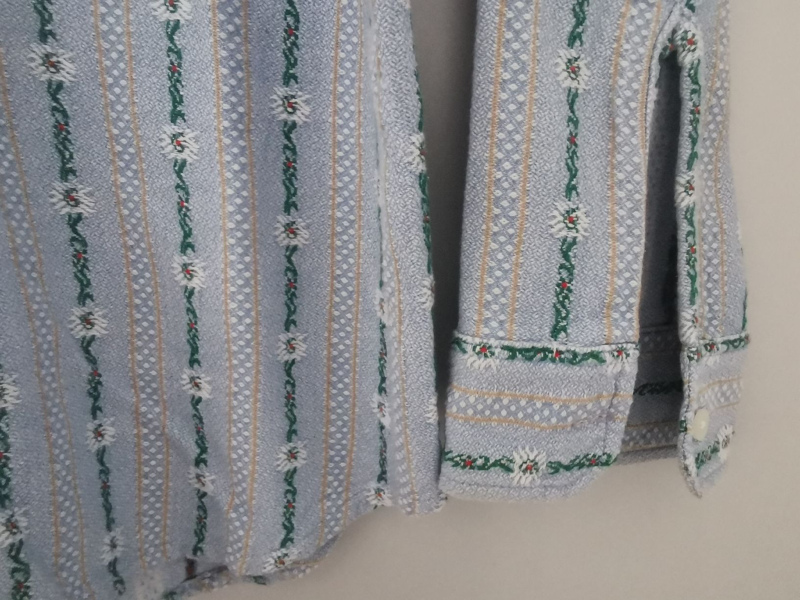 Hemden: Trachtenhemd Atrium hellblau mit Edelweiss Muster Grösse M  – Gebraucht aus Glattbrugg von riseca 5