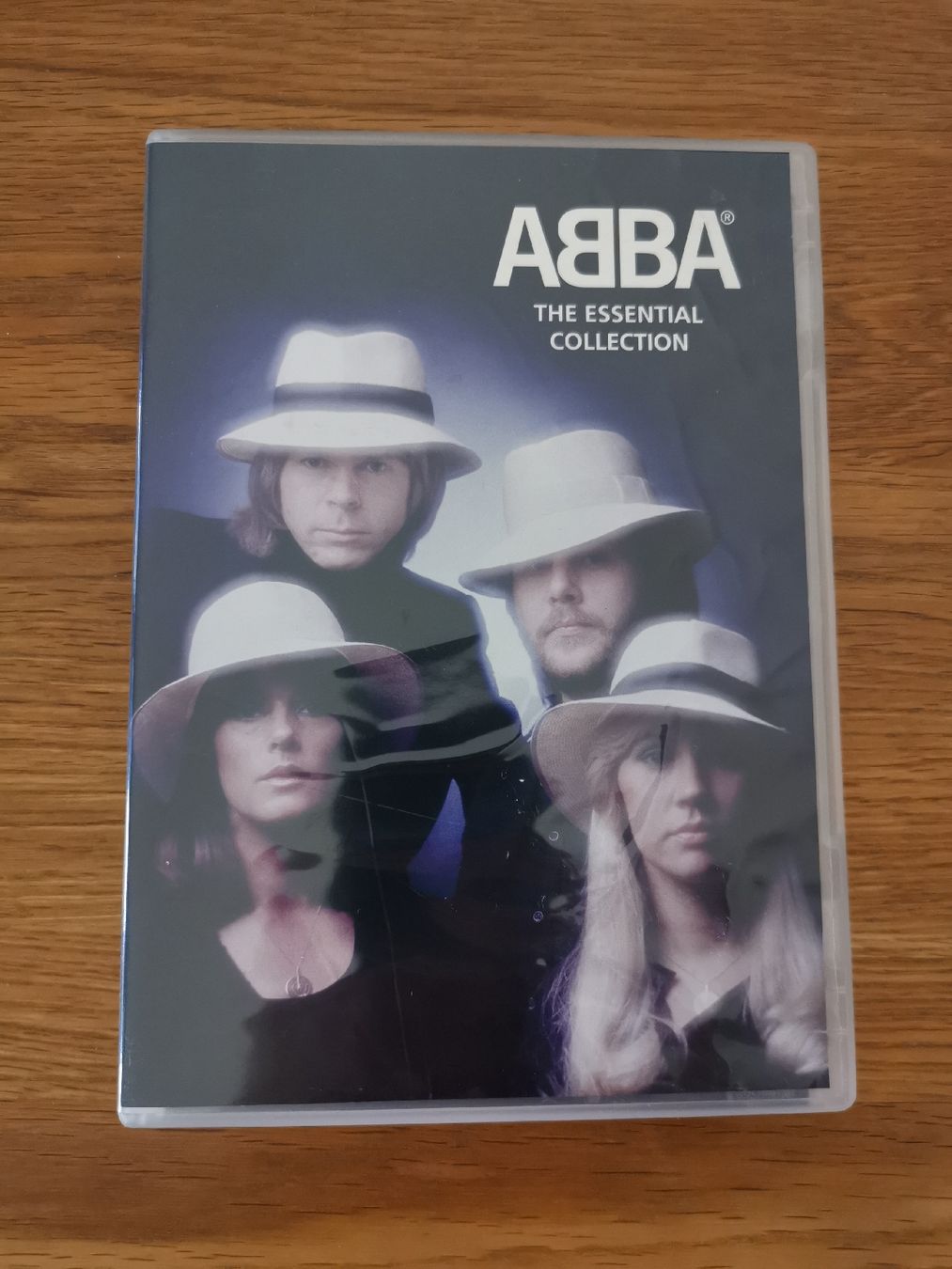 Tutti i DVDs: ABBA THE ESSENTIAL COLLECTION  – Usato da Genève venduto da abba74