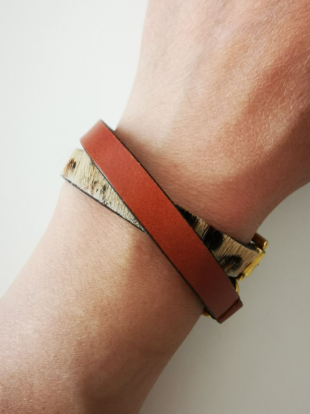 Massimo Dutti Bracciali & Braccialetti: Massimo Dutti Armband Leder, Logo Anhänger – Usato da Niedergösgen venduto da lil_s6k8 2