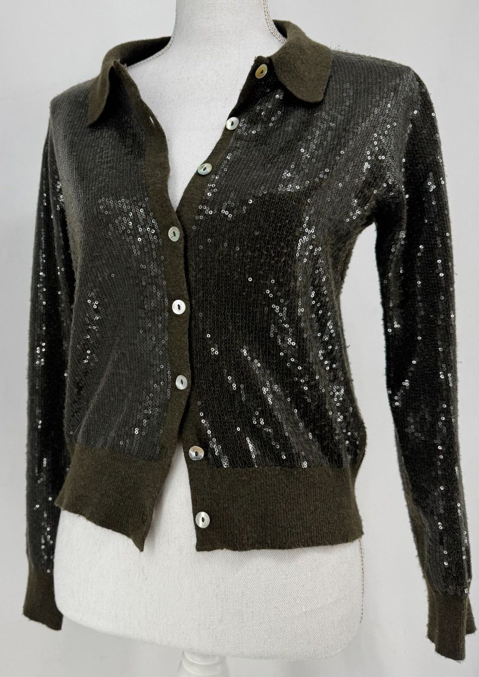 Zara Pullover & Sweatshirts: ZARA Pull en Maille Khaki à Sequins, Boutons Nacrés, S – Gebraucht aus Lausanne von PlusValue_Lausanne 6