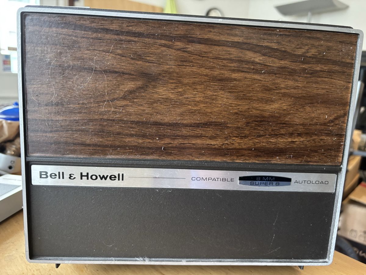Pellicole: Bell & Howell Autoload Schmalfilmprojektor  – Usato da Basel venduto da Indie1