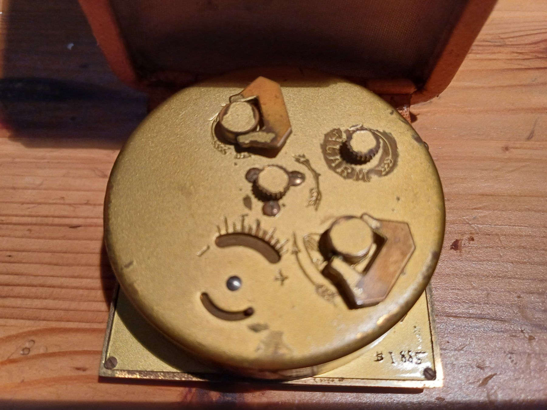 Wecker: Amryal Reisewecker, 7 Rubis, Vintage – Gebraucht aus Zürich von carolina71 1
