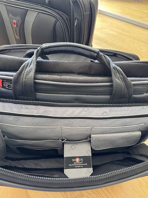 Valigie & Borse: Wenger Rollkoffer mit Aktentasche – Usato da Zürich venduto da justin27 2