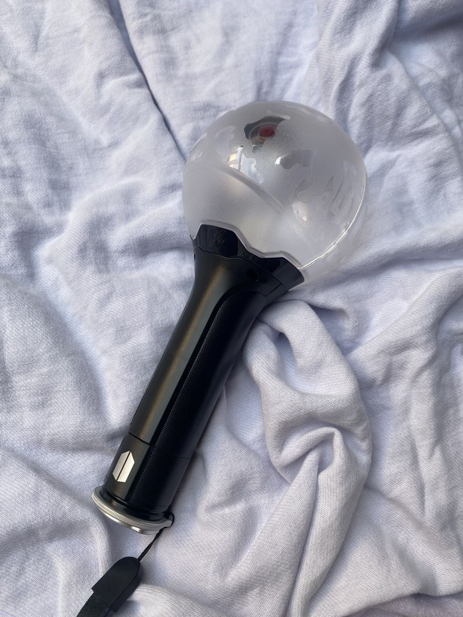 Alle Dekorationen: BTS old Lightstick  – Gebraucht aus Pieterlen von Mondbuchzauber_rkive