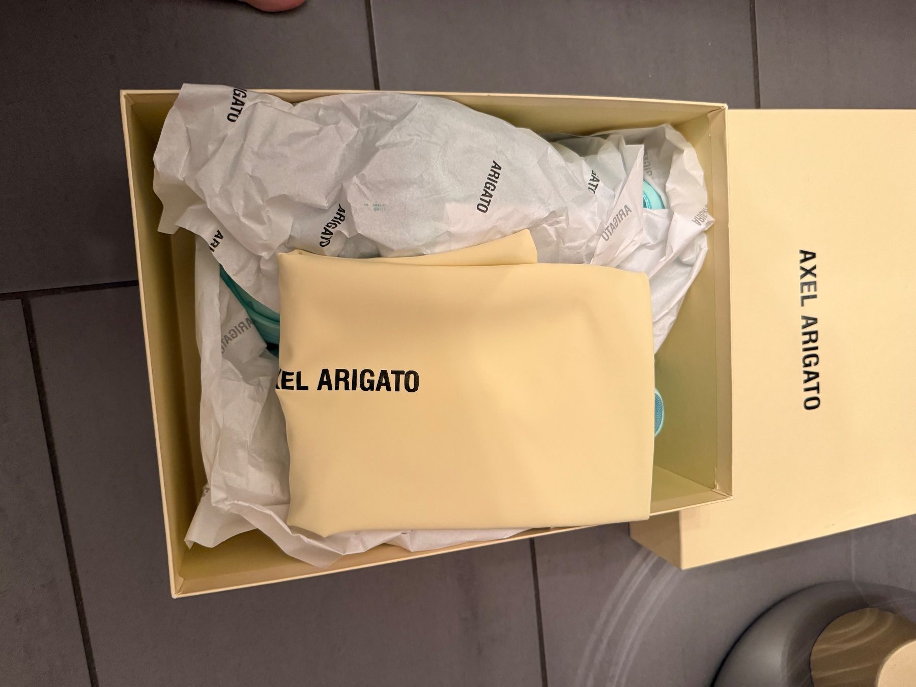 Axel Arigato Damenschuhe: Axel Arigato sneaker grosse38 neu – Neu und originalverpackt aus Allschwil von Figidindia 1