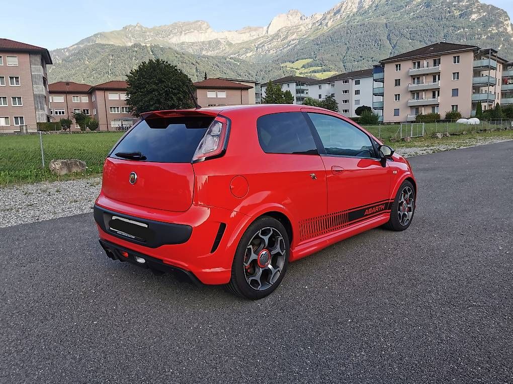 Automobili: Fiat Punto Abarth – Usato da Seedorf venduto da bed_9hhr 1