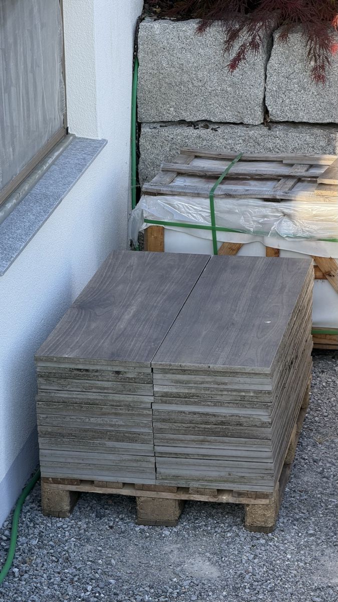 Revêtements de sol: Gartebplatten in Holzoptik  – D'occasion à Stein am Rhein par speedi26 1