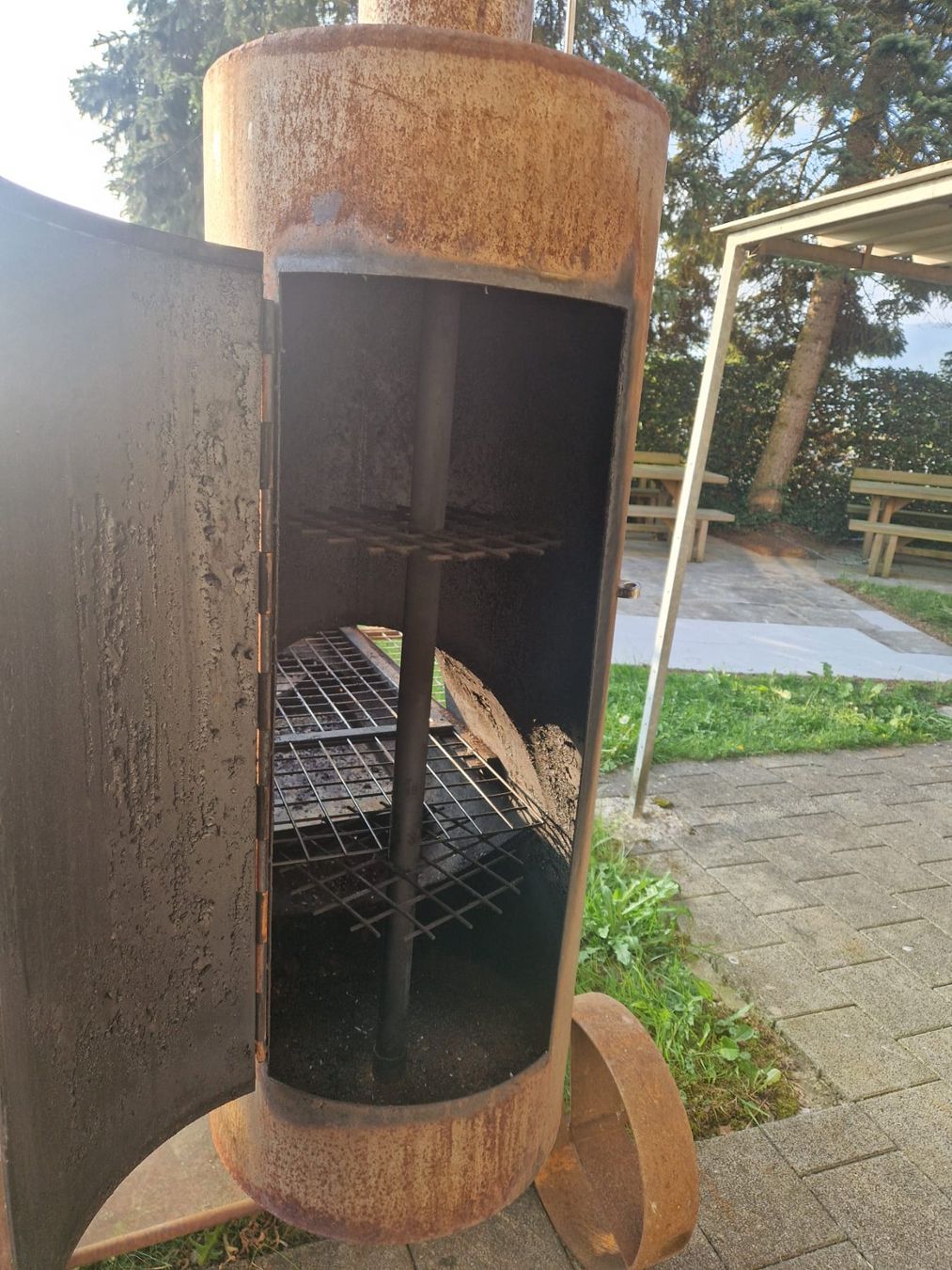 Griglie: Grill Smoker – Usato da Müllheim Dorf venduto da Naneva18 2