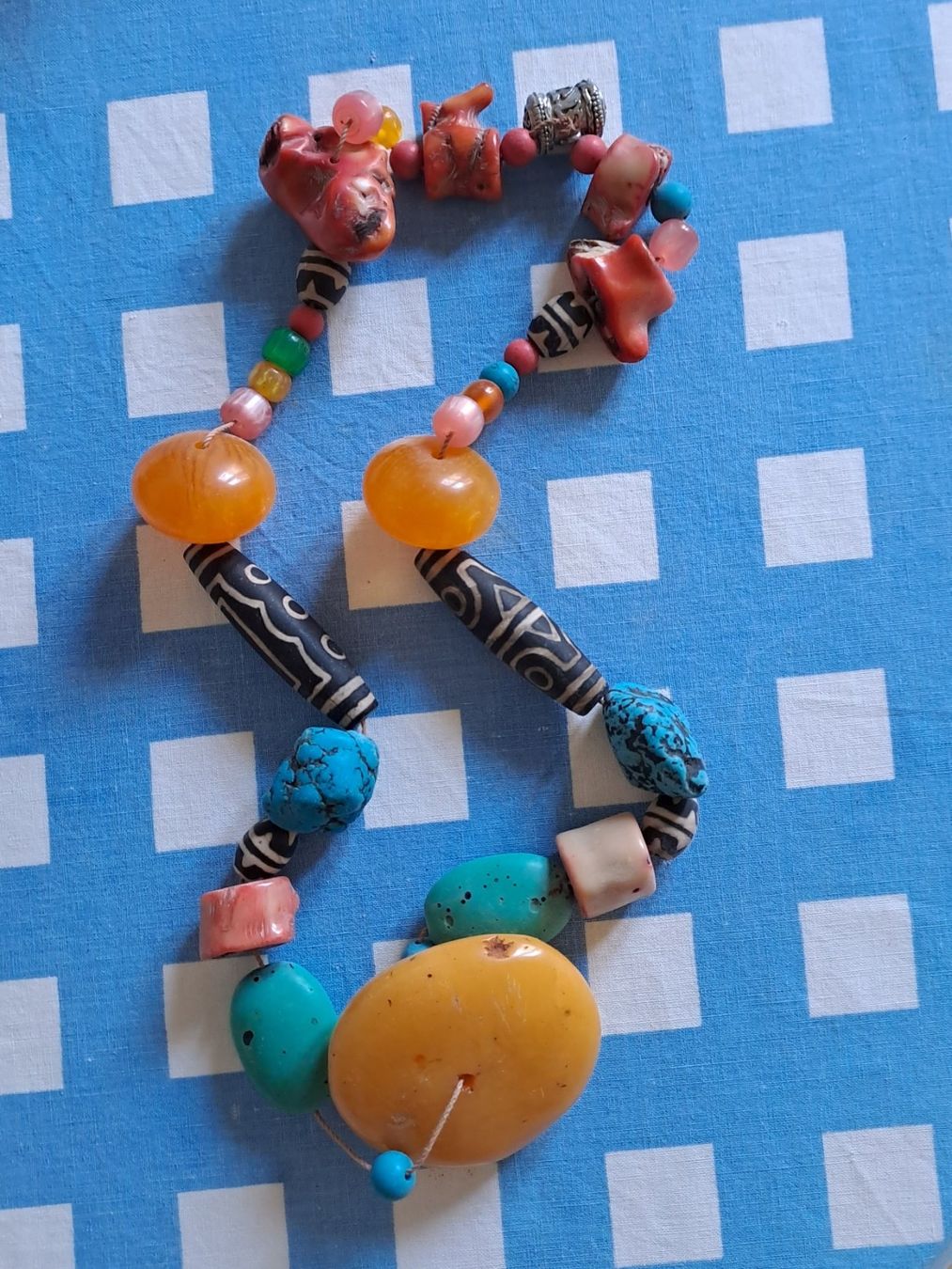 Catenine: COLLIER TIBETAIN – Usato da LAUSANNE venduto da KWEW
