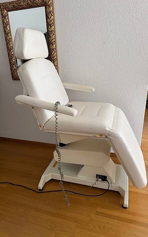 Lettini & sedie per cosmetici: Elektrische Kosmetik Behandlung Stuhl – Usato da Chur venduto da nay_g99n 1