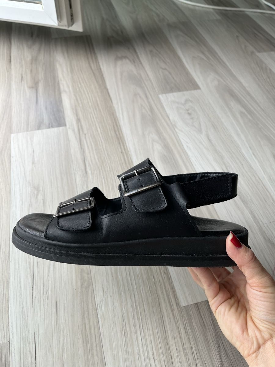 Scarpe da donna: Schwarze Ledersandalen – Usato da Sarnen venduto da sab_ll66 2