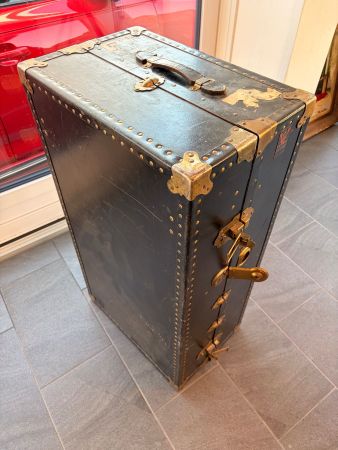 Übersee Koffer mehr als 100 Jahre alt !
