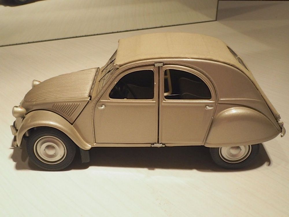 Franklin Mint Citroën 2 CV 1951 – Échelle 1/24 – Modèle Réduit Argenté – Collection, En Boîte