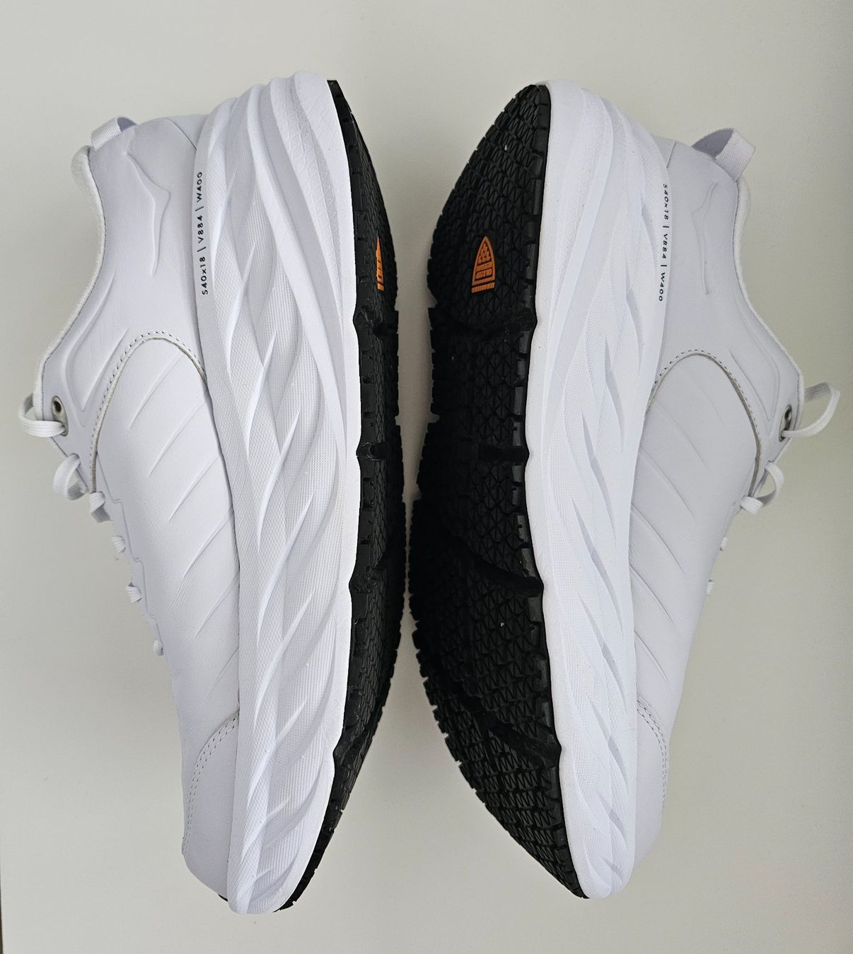 Scarpe da uomo: Hoka Bondi SR 46 2/3 Leder – Nuovo (secondo la descrizione) da Rickenbach LU venduto da Totoro14 5
