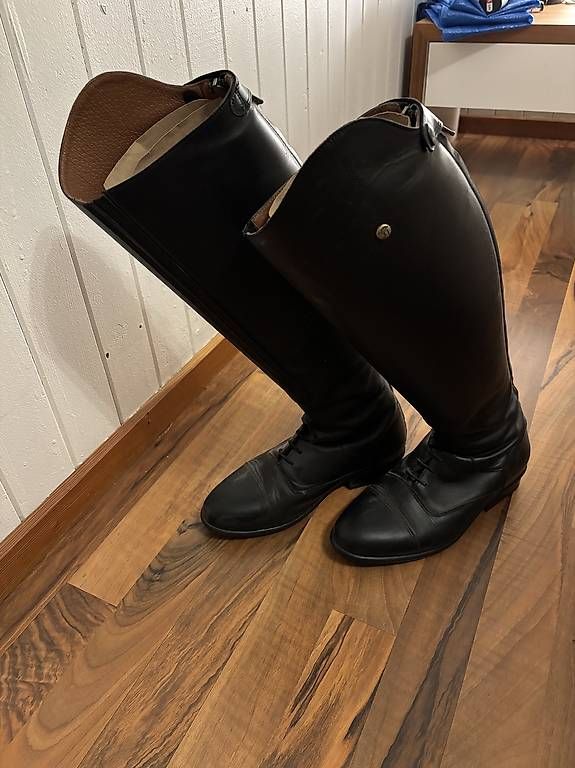 Damenschuhe: Bottes d'équitation – Gebraucht aus Ravoire von Junee718