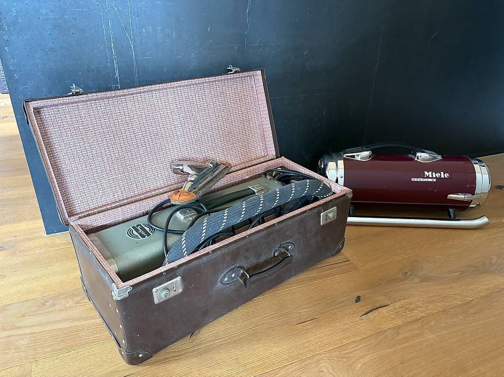 Aspirapolveri & Accessori: 2 Vintage Staubsauger / Deko – Difettoso da Buus venduto da Frodo24