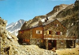 CURAGLIA Medelserhütte