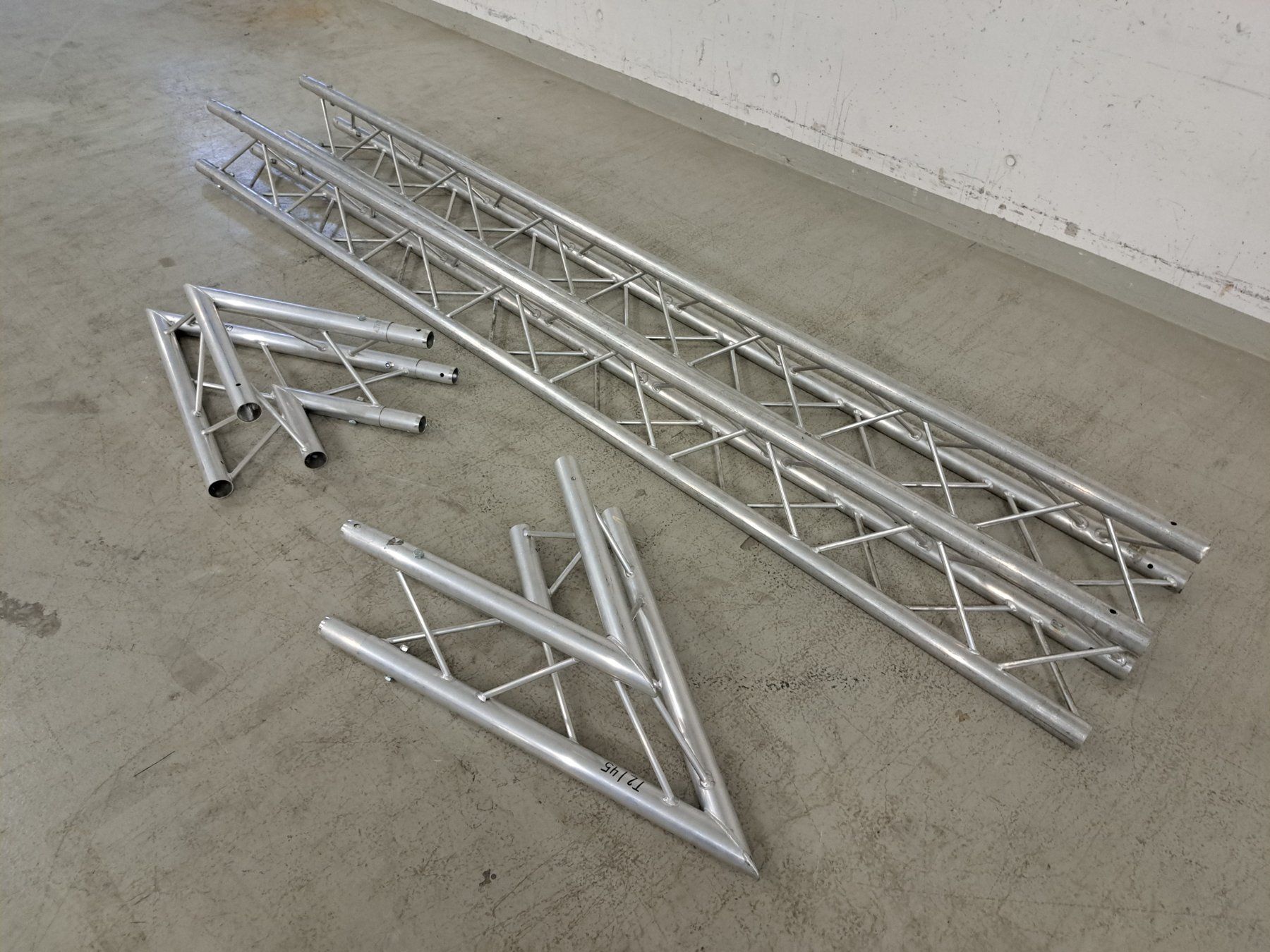 Truss: Trilite 3Punkt Traversen Set E vierteilig – Gebraucht aus Embrach von lichttechnik 1