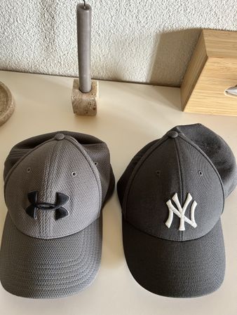 2x Cap (Under Armour, NY Yankees)
