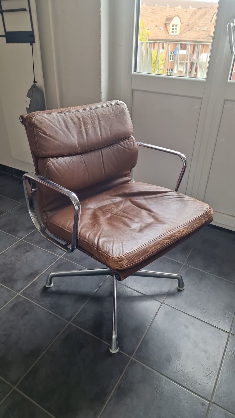 Vitra Stühle: Eames Vitra Bürostuhl – Gebraucht aus Zürich von yoooh