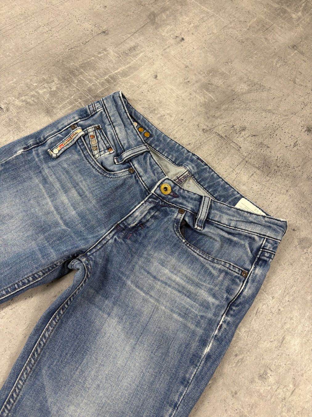 Diesel Jeans: Vintage Diesel Bootcut Flared Jeans (S) – Nuovo (secondo la descrizione) da Werdenberg venduto da hase.vintage 3