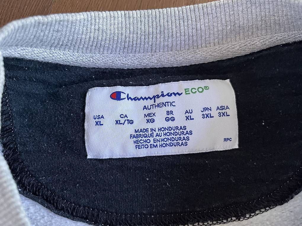Maglioni & Felpe: Grauer Champion Sweater Oversized – Usato da Zürich venduto da joe_zh8048 2