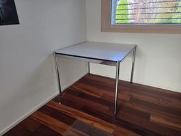 USM Haller Tisch quadratisch weiss Chrom guter Zustand