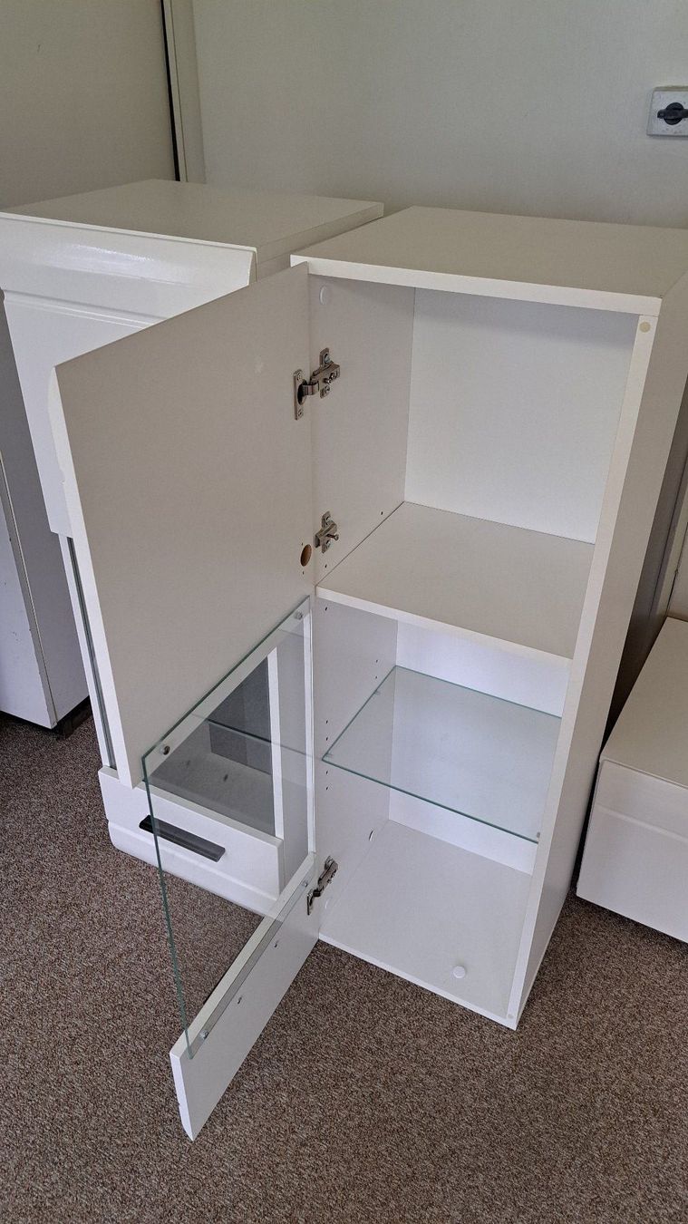 Scaffali: 2 Stk. moderne Sideboards, Weiss Hochglanz – Usato da Unterägeri venduto da ginopi 1