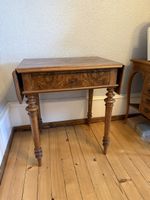Kleiner antiker Tisch, verlängerter
