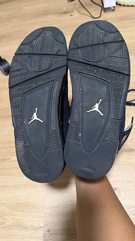 Scarpe da uomo: Jordan 4 Black Cats – Usato da Neuhausen venduto da agh_g2nd 3
