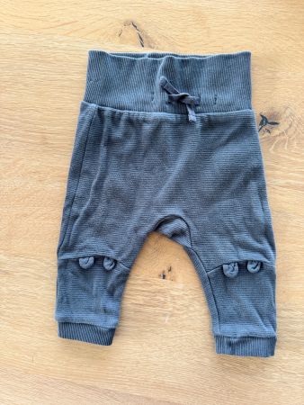 Baby Strickhose C&A Gr 68, grau mit Applikationen
