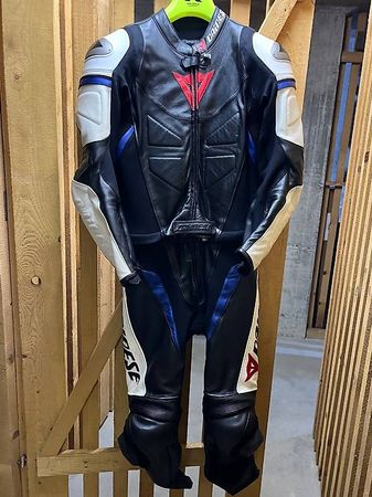 Dainese Lederkombi Zweiteiler Grösse 48